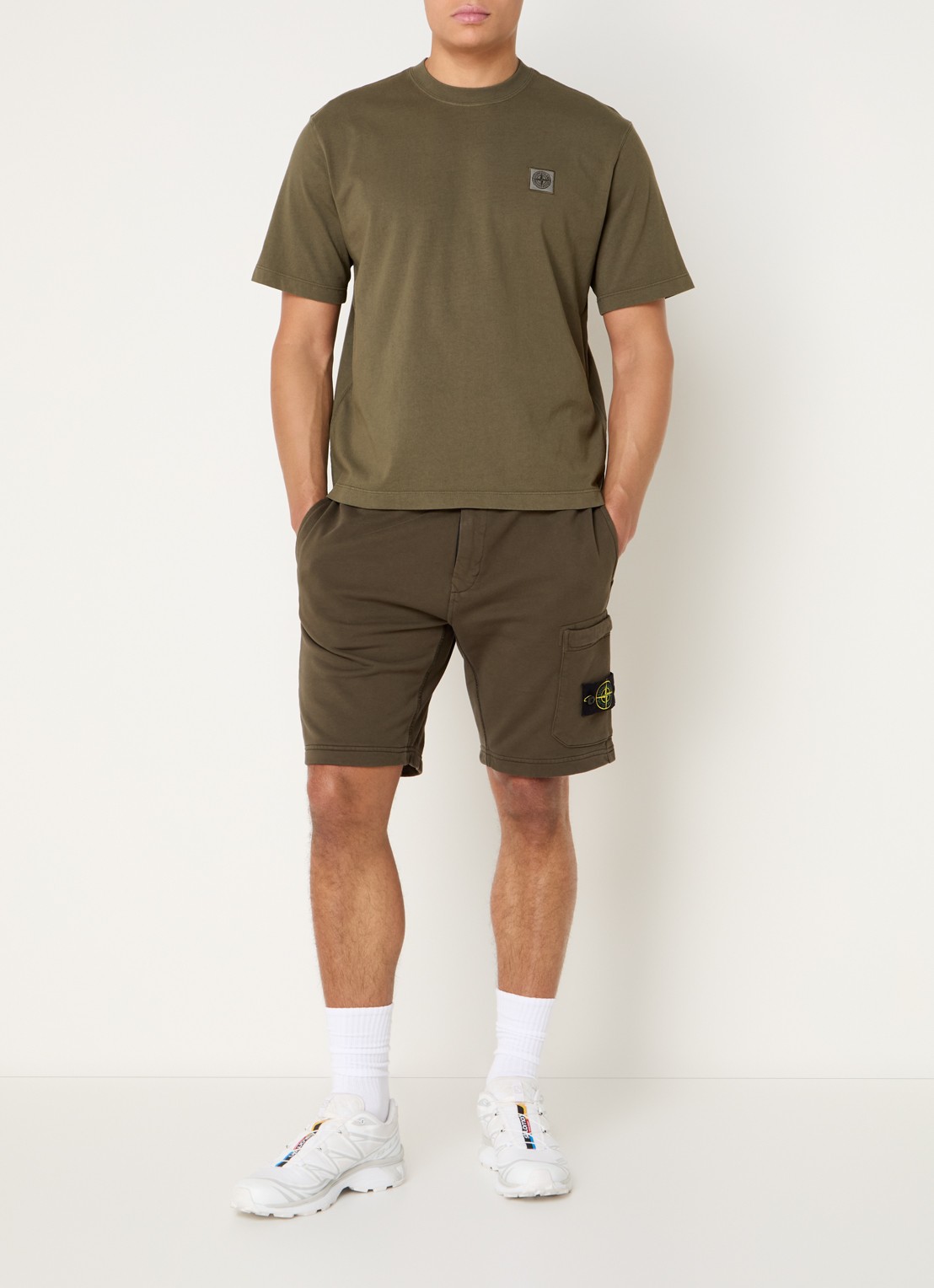 Stone Island S0115 T-shirt met logo - voorkant 4 bronsgroen