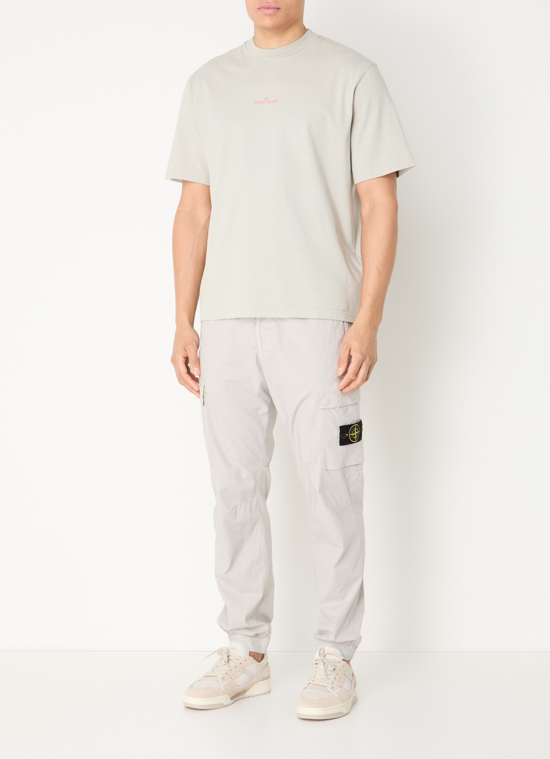 Stone Island S0374 T-shirt met logo- en backprint - voorkant 5 khaki