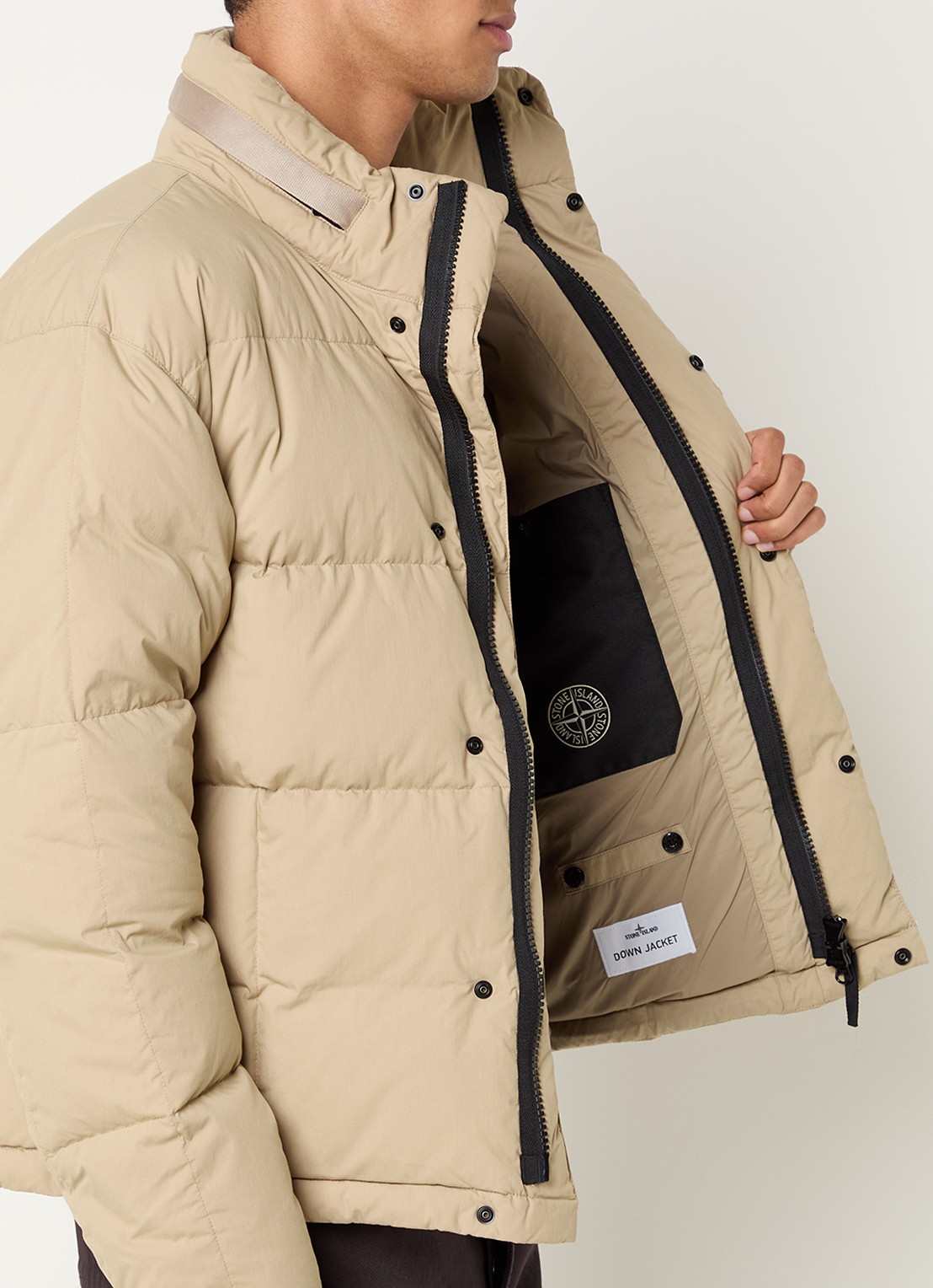Stone Island S0462 jack met donsvulling en steekzakken - detail 2 beige