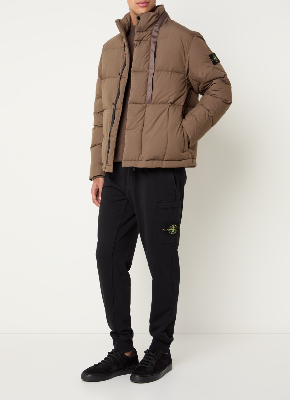 Stone Island S0462 jack met donsvulling en steekzakken - voorkant 2 lichtbruin