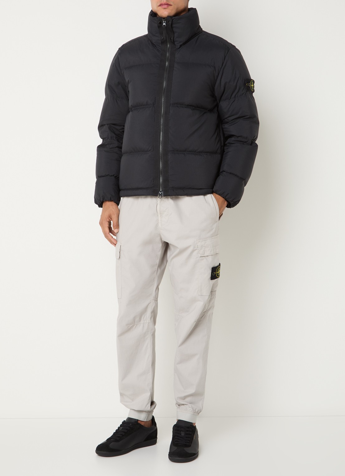 Stone Island S0483 puffer jacket met donsvulling en afneembare capuchon - voorkant 3 zwart