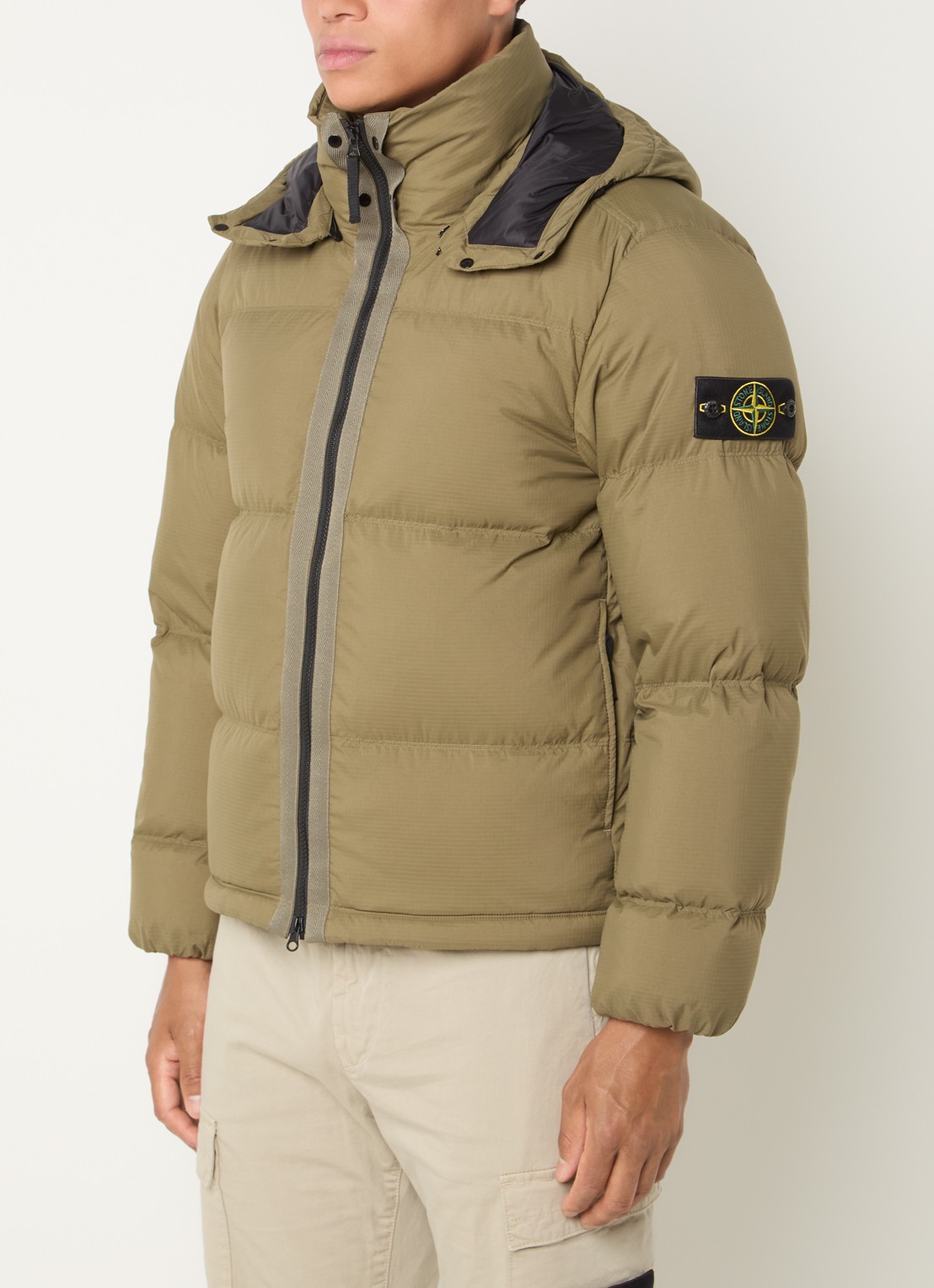 Stone Island S0483 puffer jacket met donsvulling en afneembare capuchon - detail 3 legergroen
