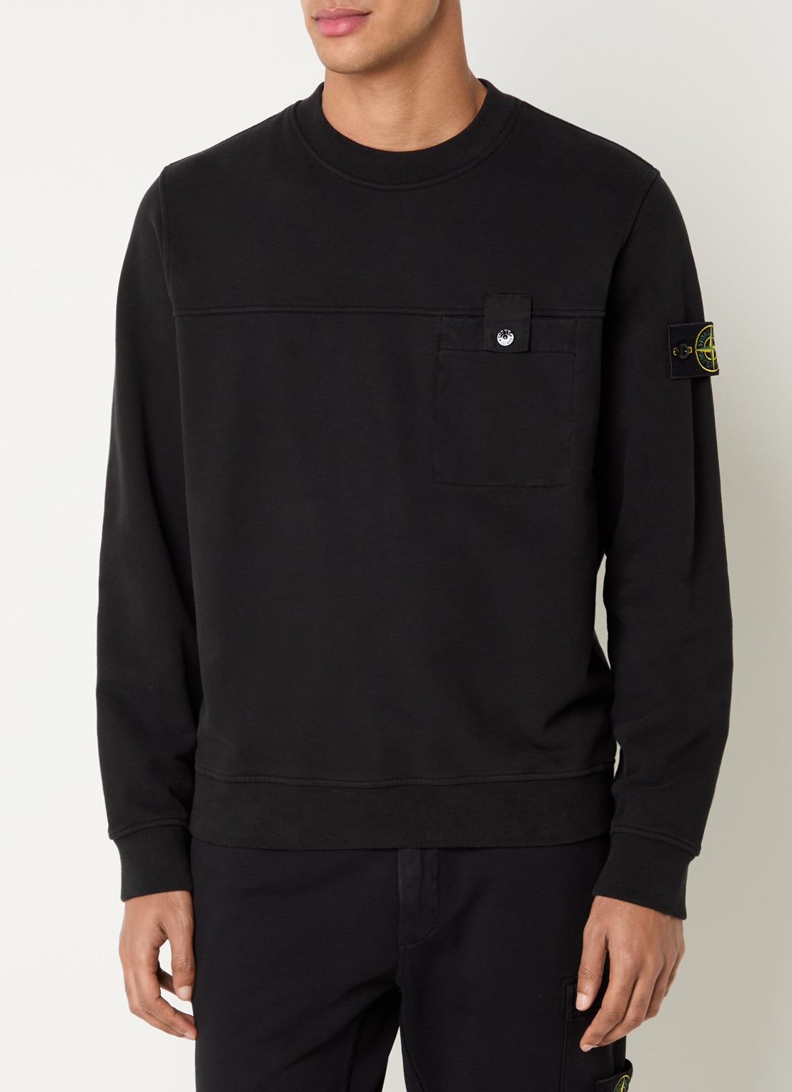 Stone Island S0A20 sweater met logo en borstzak - detail zwart