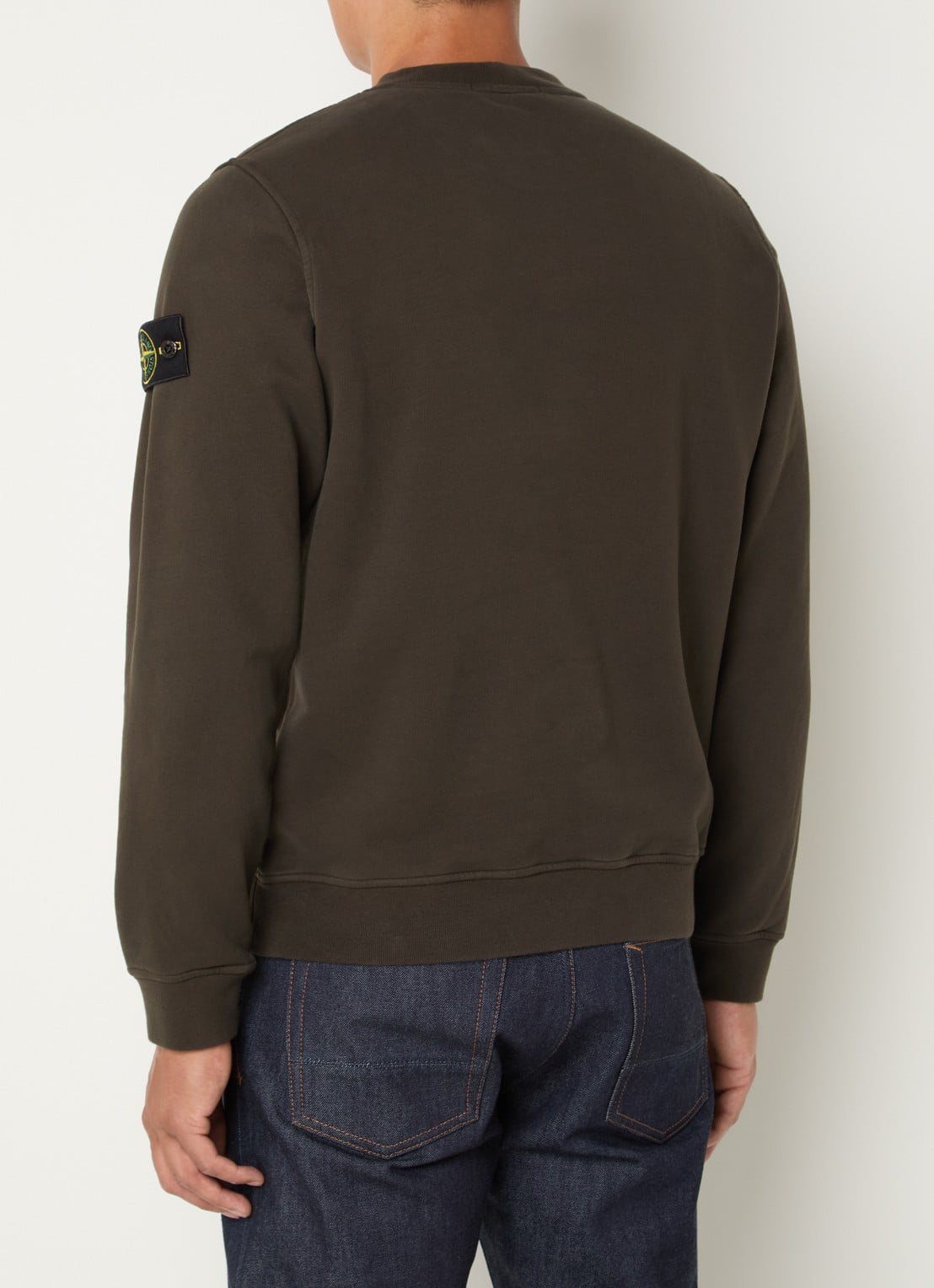 Stone Island S0A20 sweater met logo en borstzak - achterkant bruin