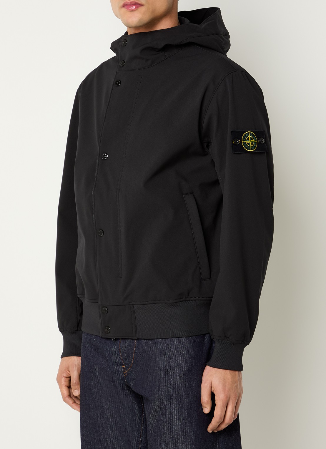 Stone Island S0A22 jack met capuchon en logo - detail 4 zwart