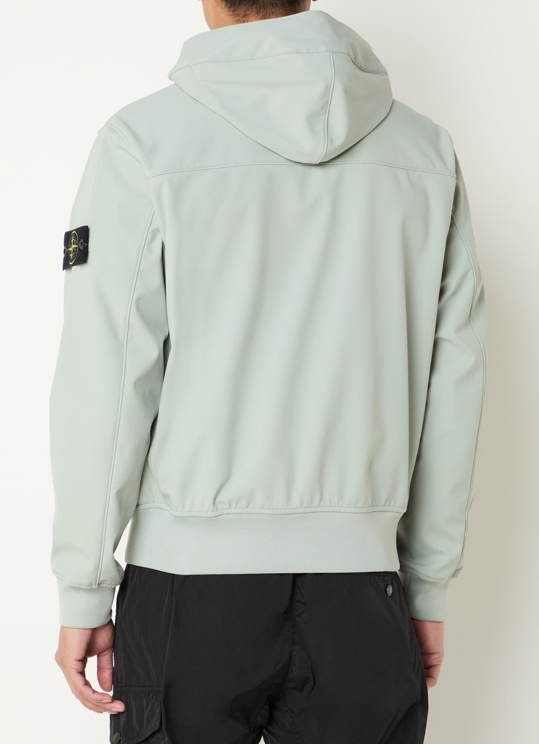 Stone Island S0A22 jack met capuchon en logo - achterkant lindegroen