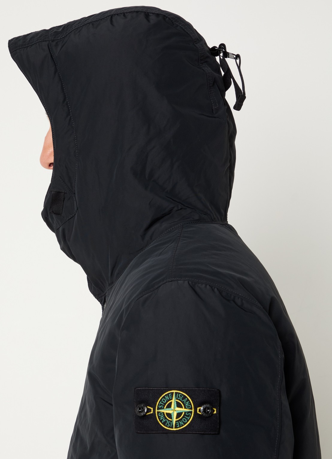Stone Island S0A26 gewatteerd jack met capuchon - detail 2 zwart