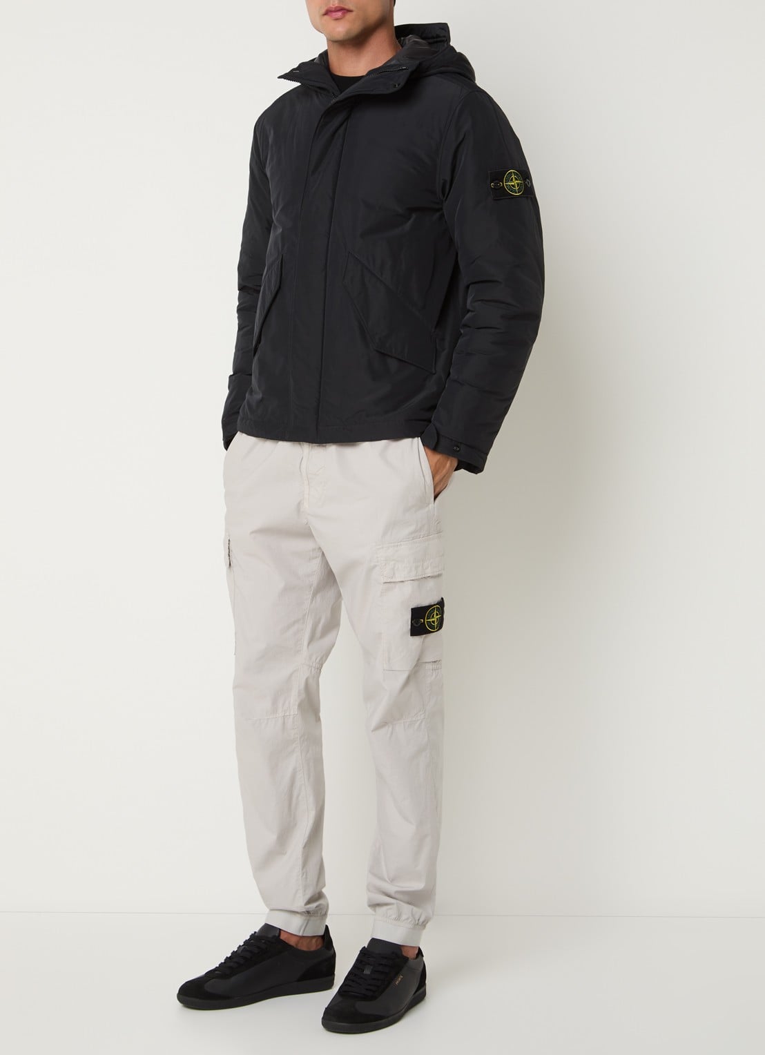 Stone Island S0A26 gewatteerde parka met capuchon en steekzakken - voorkant 3 zwart