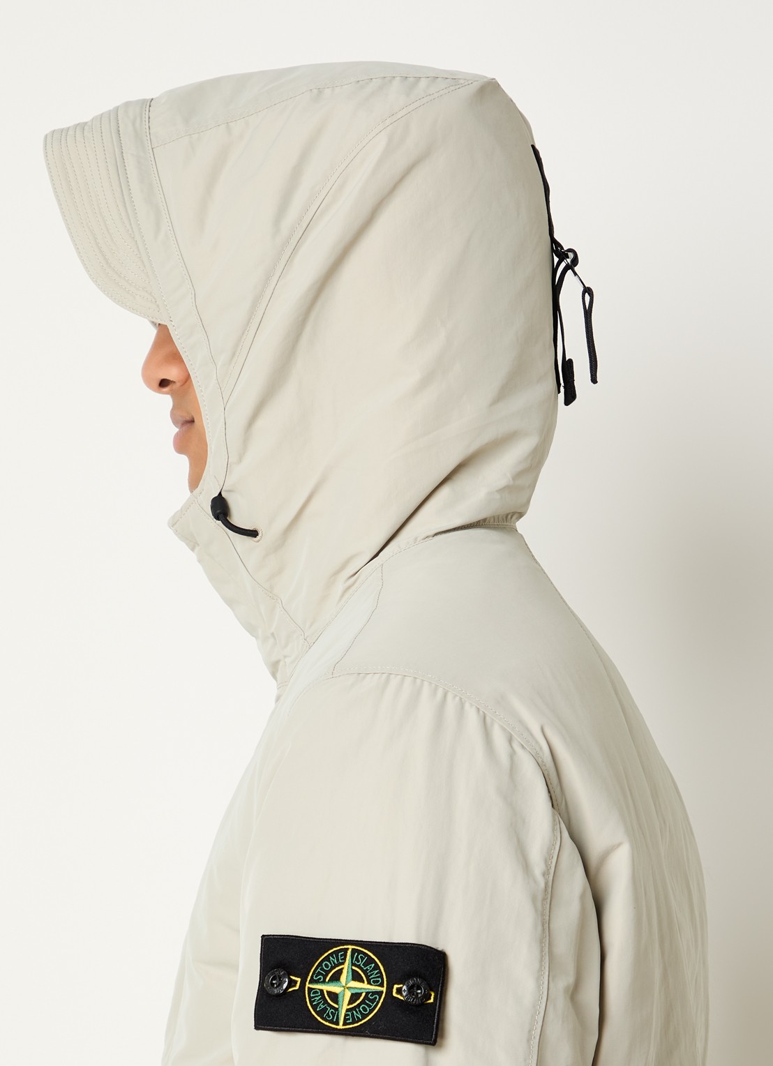 Stone Island S0A26 gewatteerde parka met capuchon en steekzakken - detail 4 zand