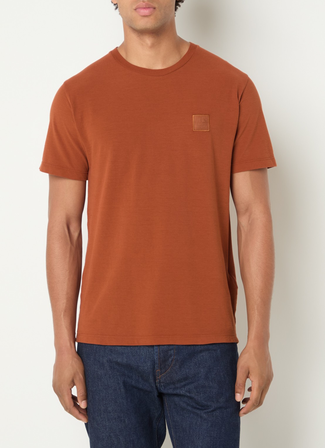 Stone Island S0F11 T-shirt met logo - detail roodbruin