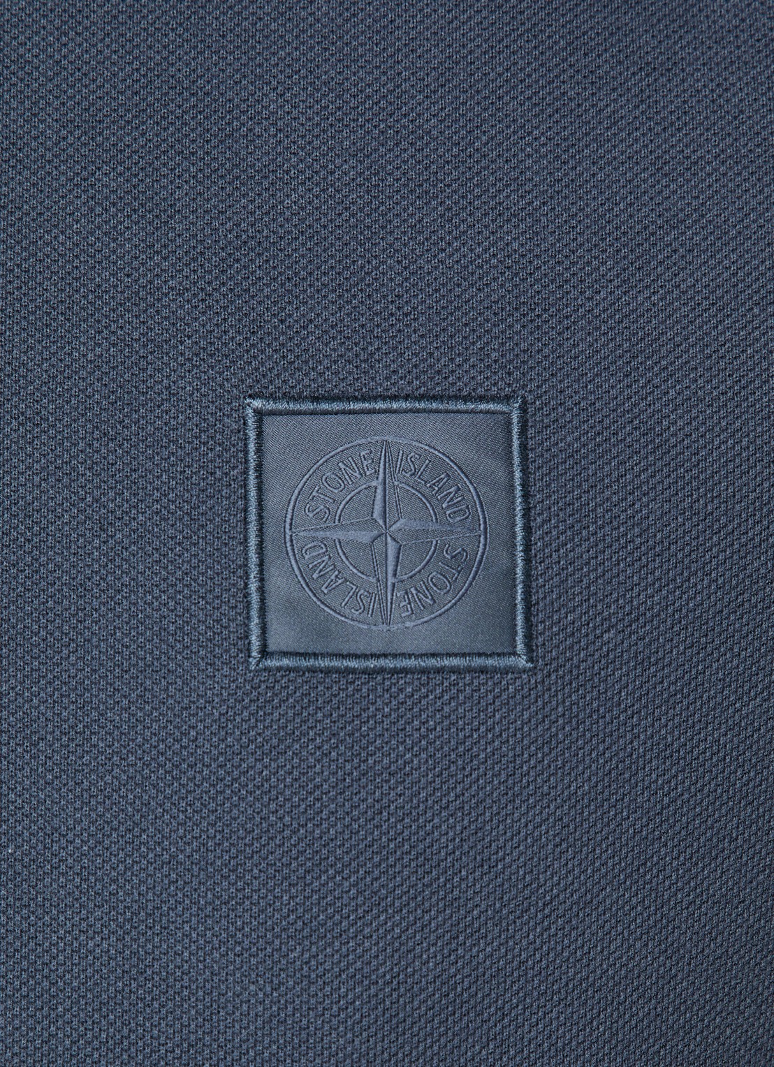 Stone Island S0F39 polo van piqué katoen met logoborduring - detail 4 staalblauw