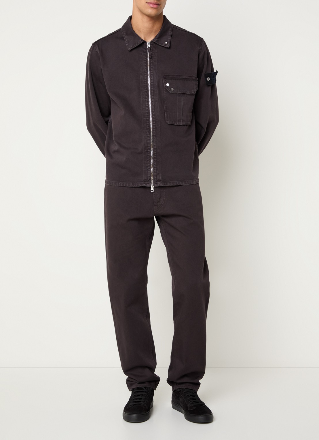 Stone Island S0J24 straight fit jeans met gekleurde wassing en steekzakken - voorkant 5 aubergine