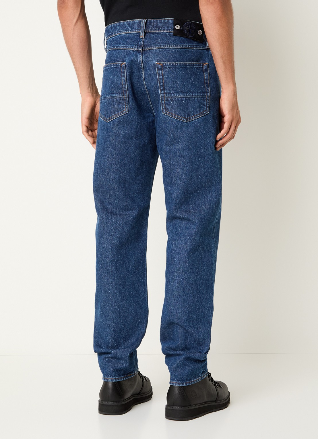 Stone Island S0J34 straight fit jeans met medium wassing - achterkant 6 blauw