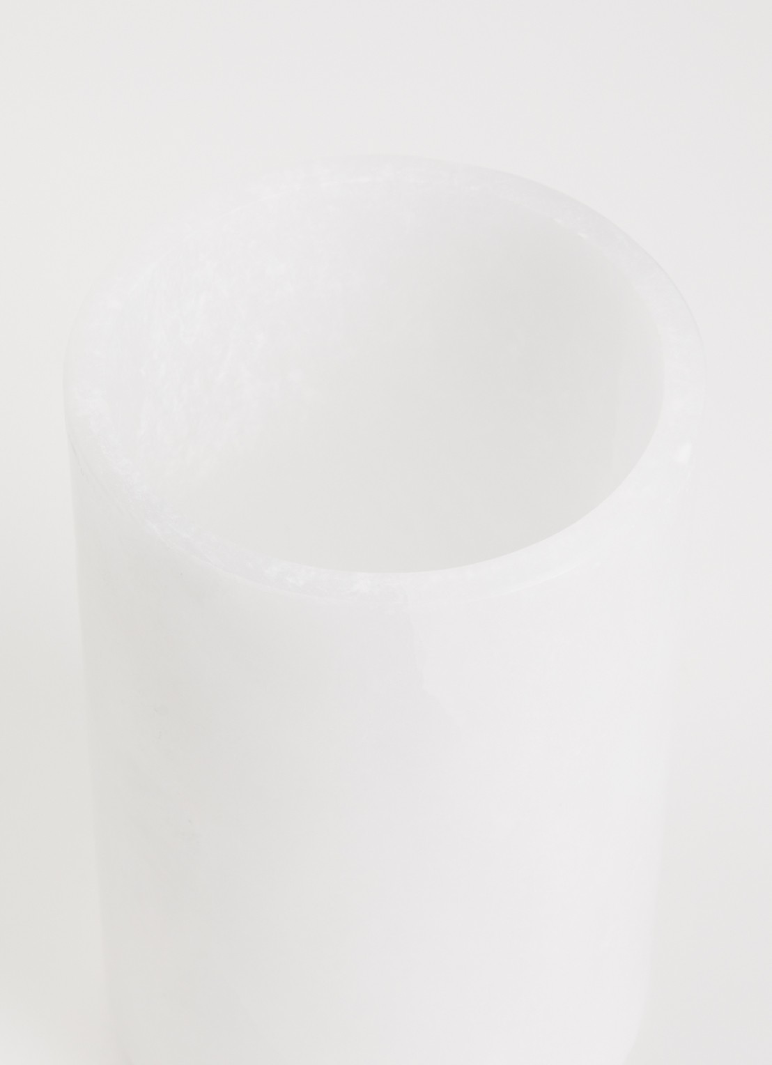 Stoned Alabaster Miny waxinelichthouder 15 cm  - voorkant 2 wit