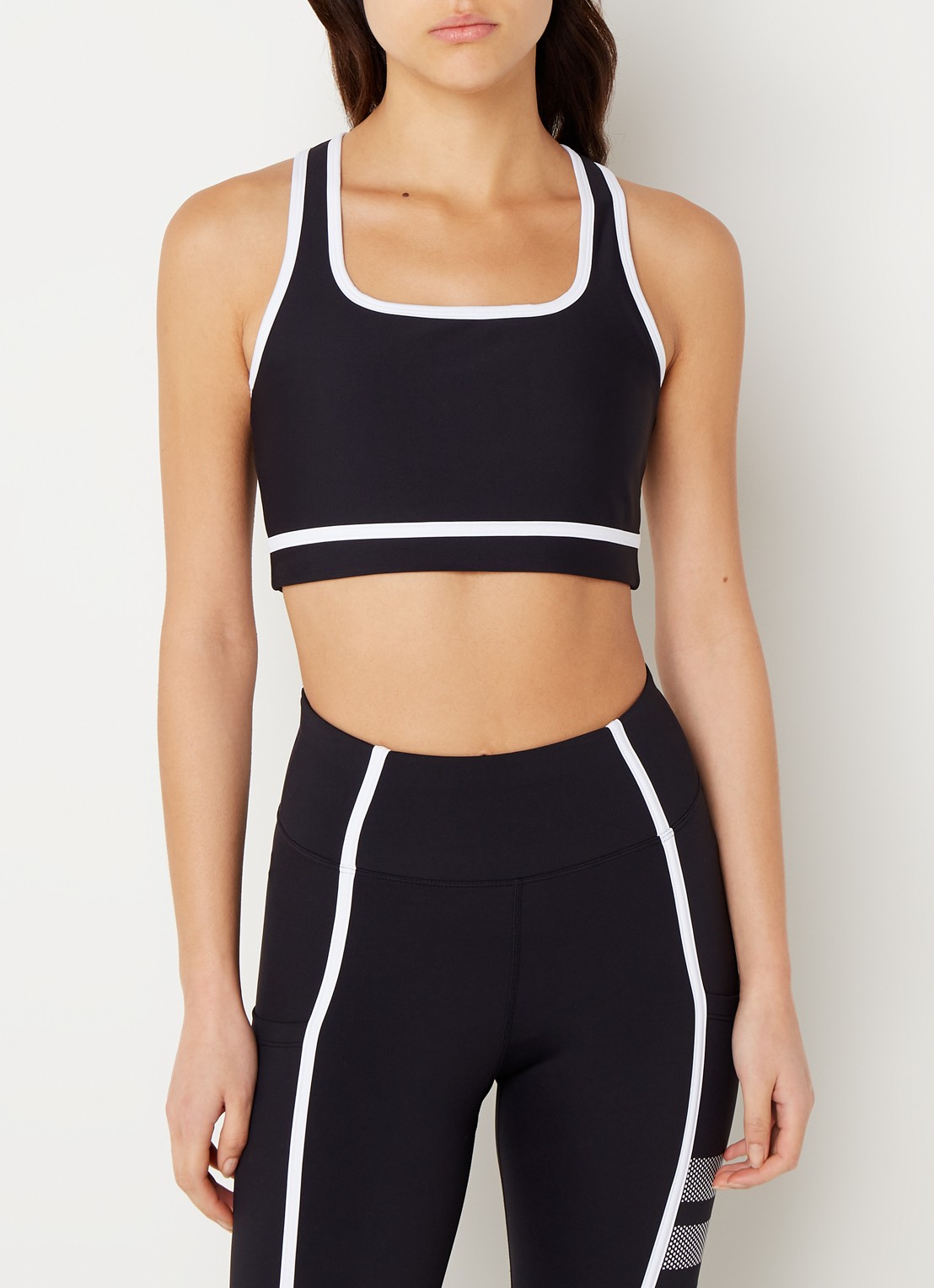 STRONGER Sport bh met medium support en contrastbies - detail 4 zwart