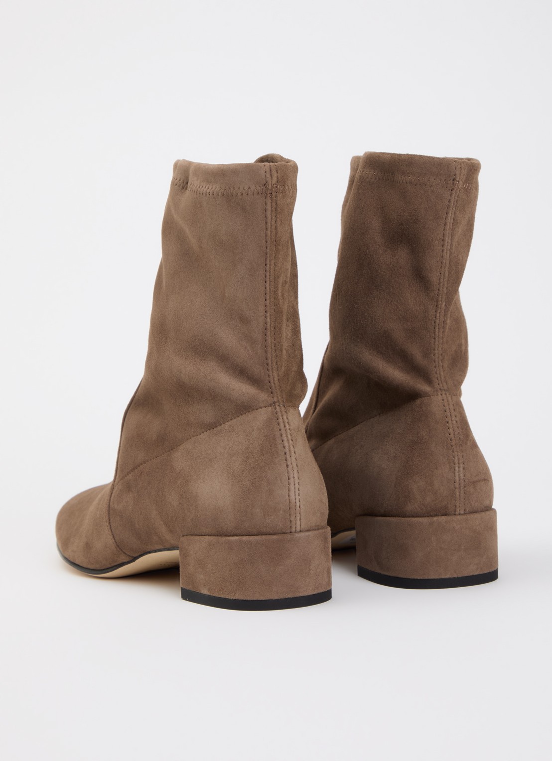 Stuart Weitzman Bacari enkellaarsje van suède - achterkant 2 lichtbruin