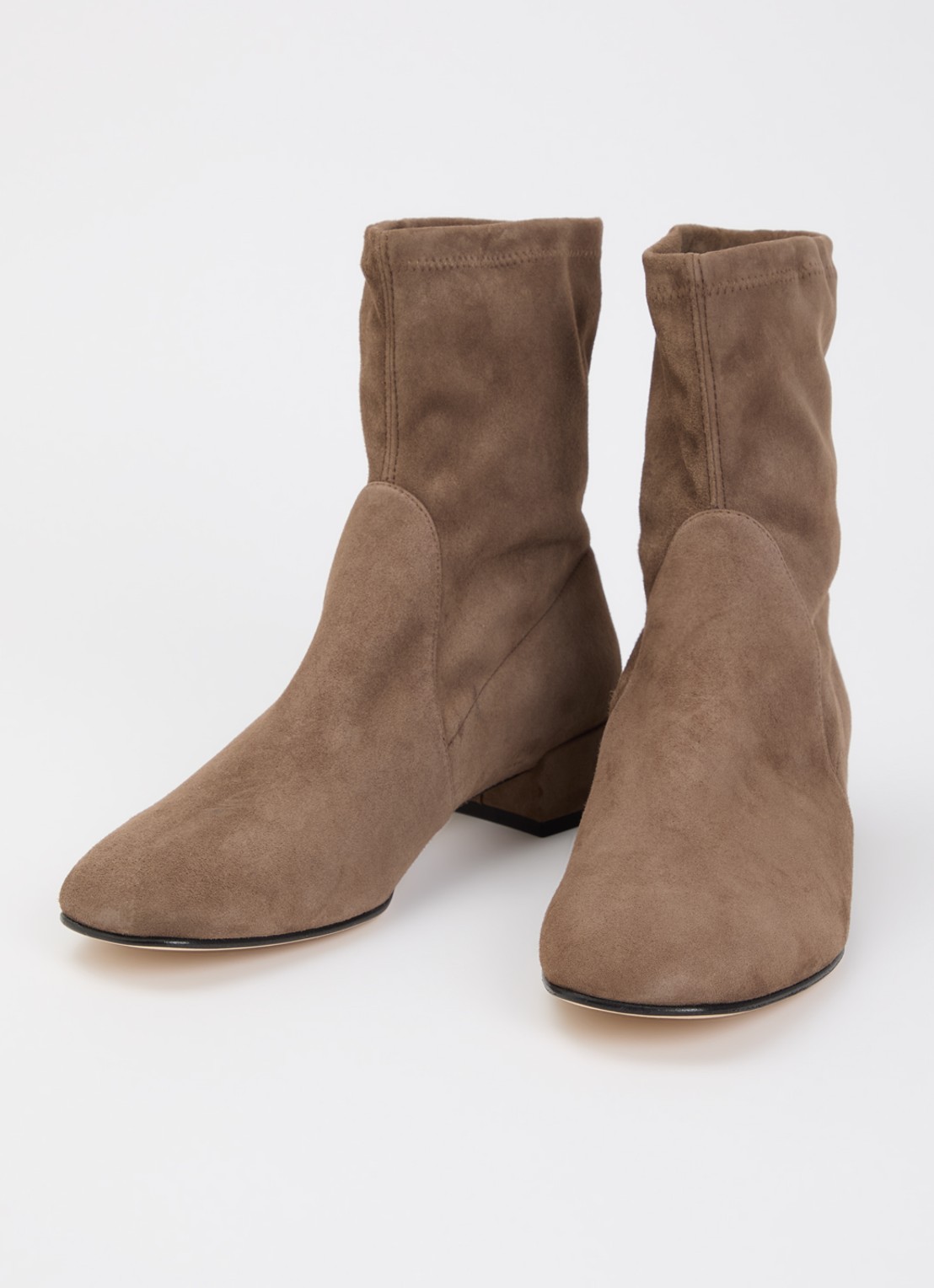 Stuart Weitzman Bacari enkellaarsje van suède - detail 3 lichtbruin