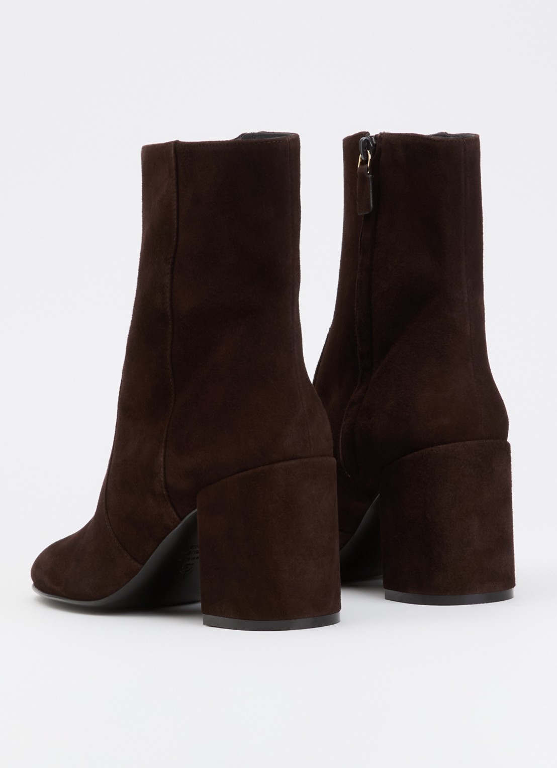 Stuart Weitzman Nubacari 75 enkellaarsje van suède - achterkant 4 donkerbruin