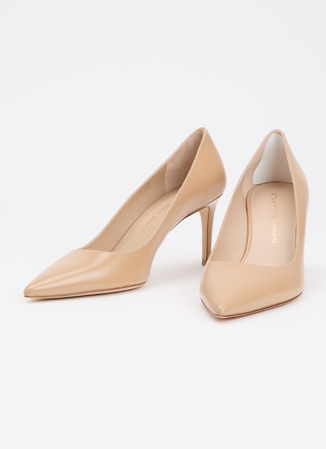 Stuart Weitzman Stuart Power 75 pump van kalfsleer - detail 2 camel