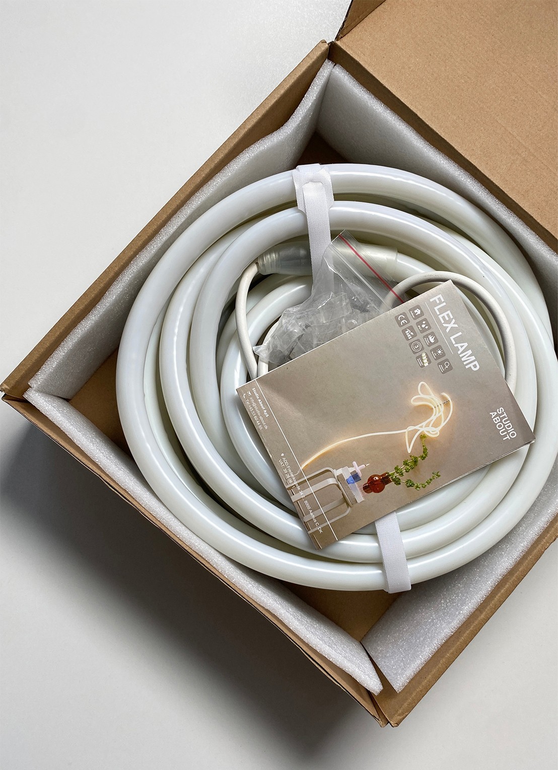 Studio About Flex Tube ledverlichting 5 meter - achterkant donkerroze