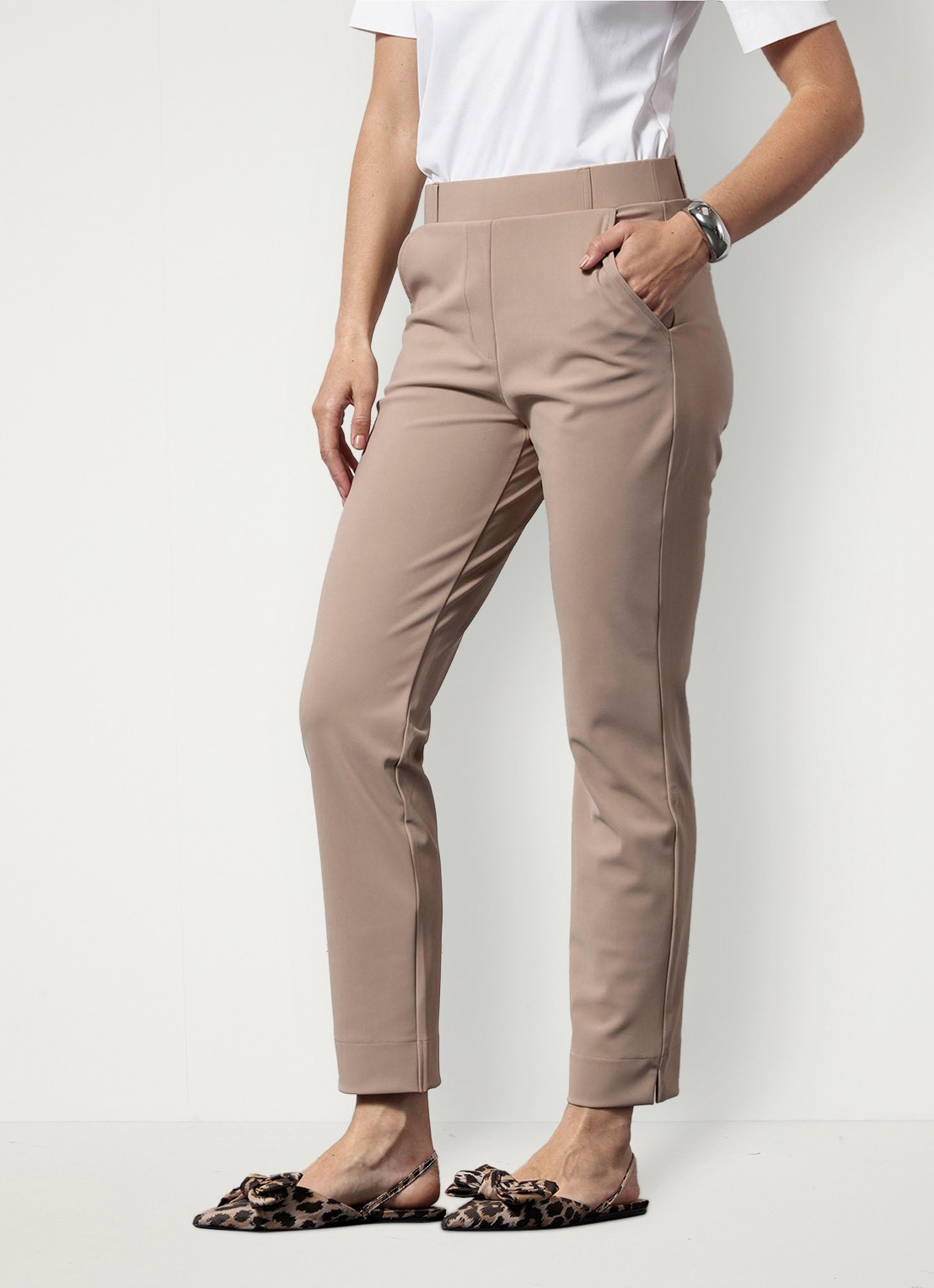 Studio Anneloes Anne high waist slim fit pantalon met steekzakken - detail 4 lichtbruin