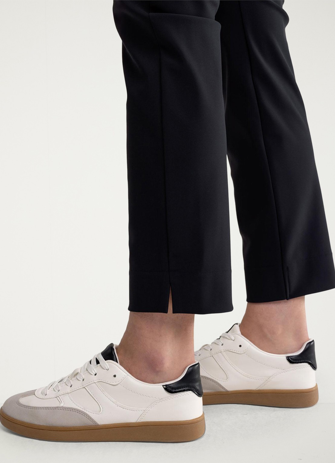 Studio Anneloes Anne mid waist cropped tapered fit pantalon met steekzakken - detail 3 zwart