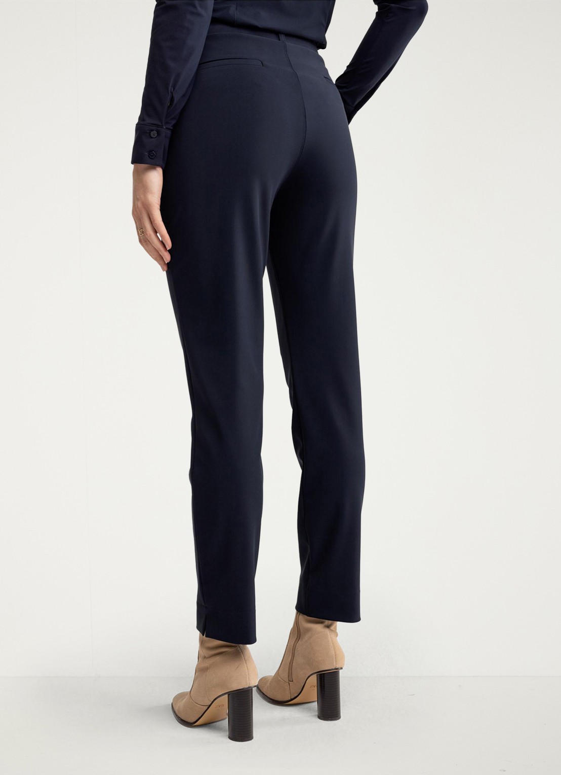 Studio Anneloes Anne mid waist cropped tapered fit pantalon met steekzakken - achterkant 3 donkerblauw