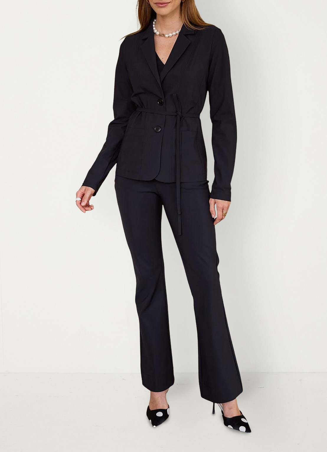 Studio Anneloes Blazer met strikceintuur en paspelzakken - voorkant 3 zwart