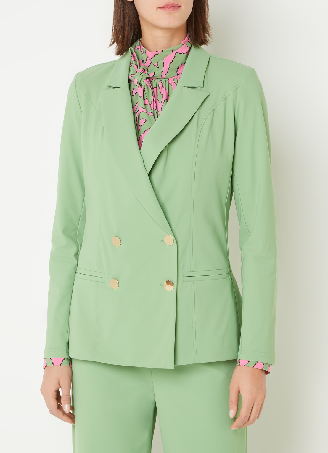 Studio Anneloes Blues Bonded double-breasted blazer van travelstof - detail lichtgroen