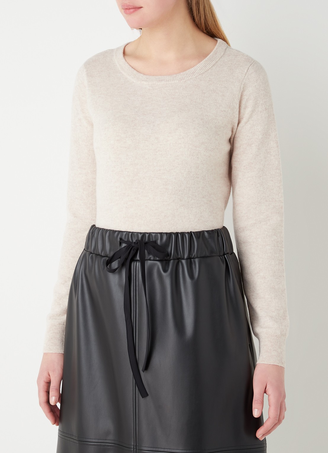 Studio Anneloes Cady fijngebreide pullover in kasjmierblend - detail 2 beige