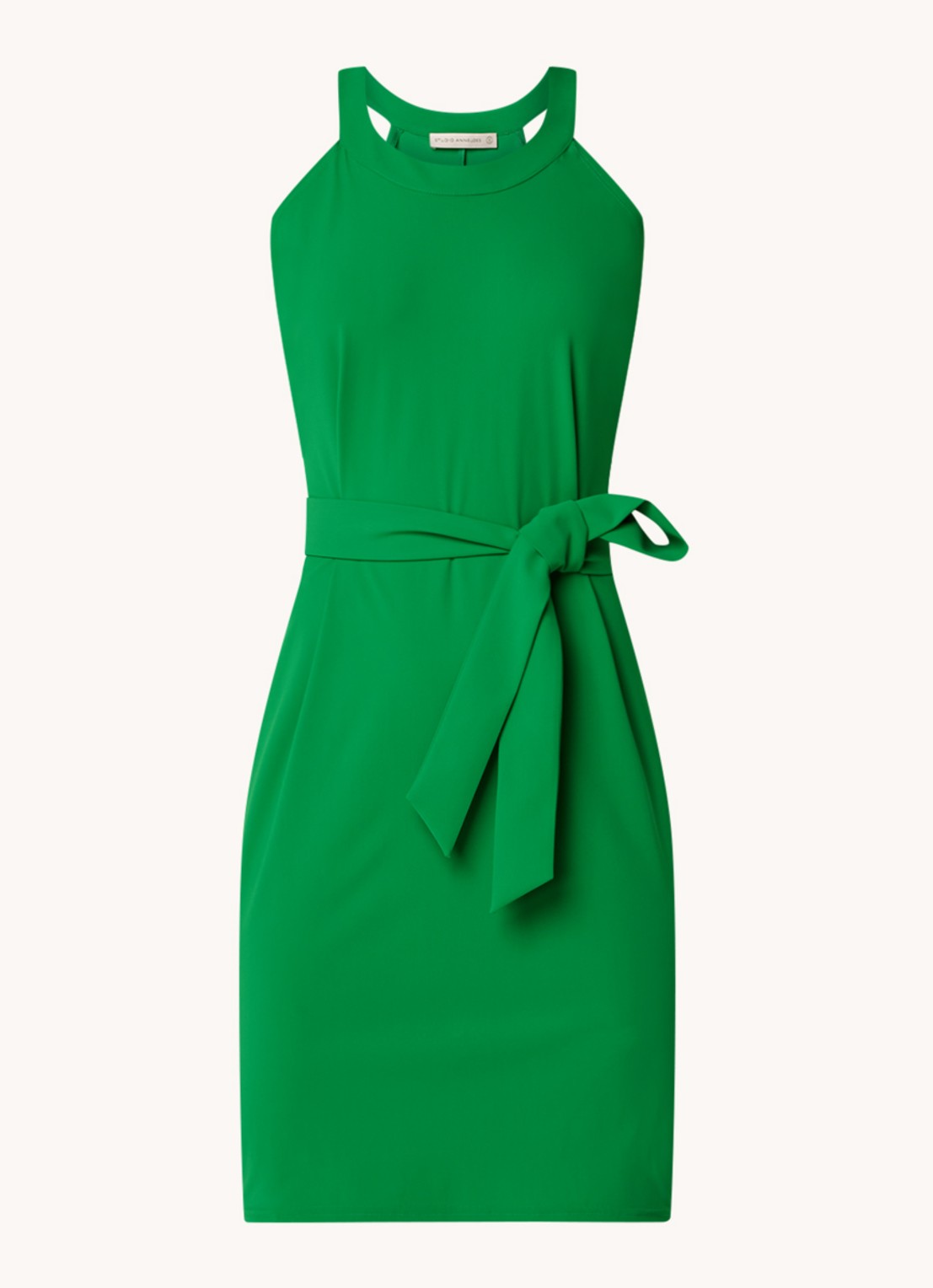 Studio Anneloes Carry mini jurk van travelstof met strikceintuur - voorkant 3 groen
