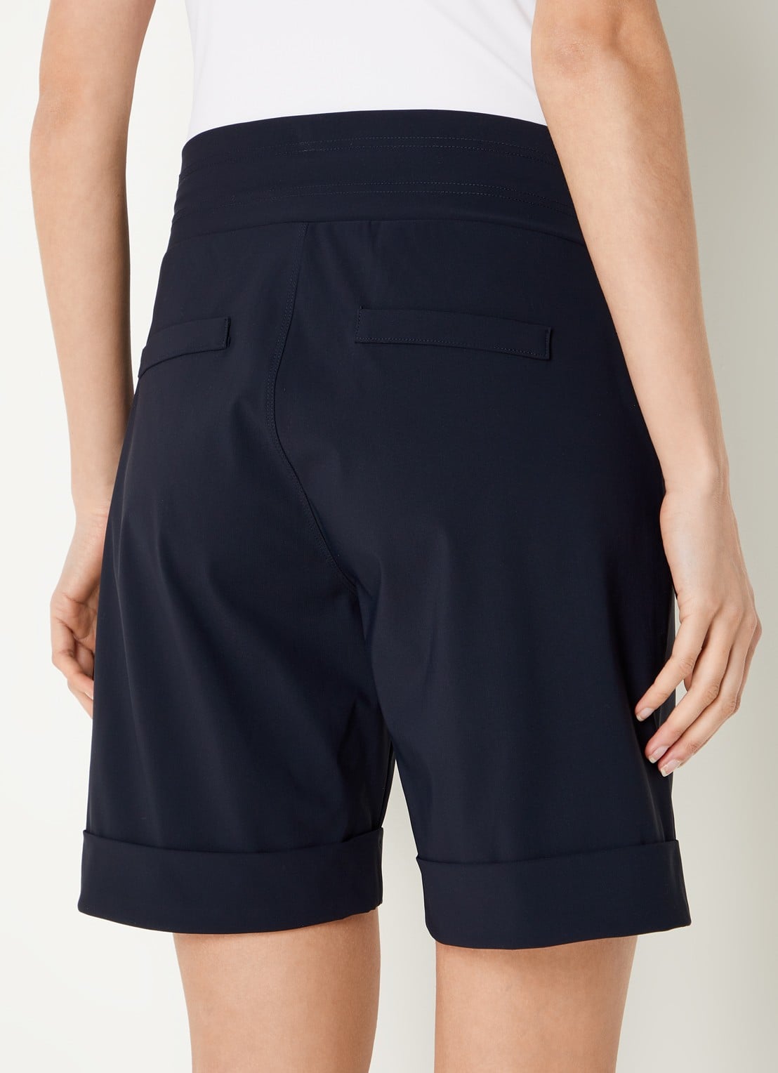 Studio Anneloes City mid waist wide fit korte broek van travelstof - achterkant 5 donkerblauw