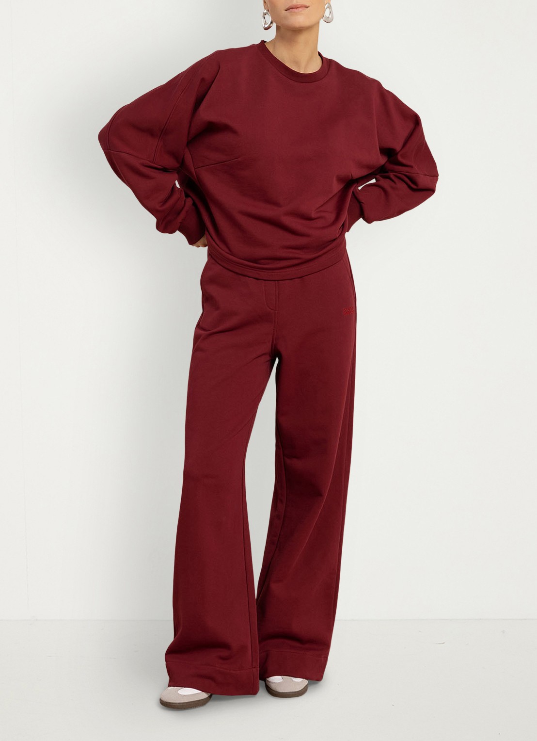 Studio Anneloes Costa sweater met logo - voorkant 2 kersenrood