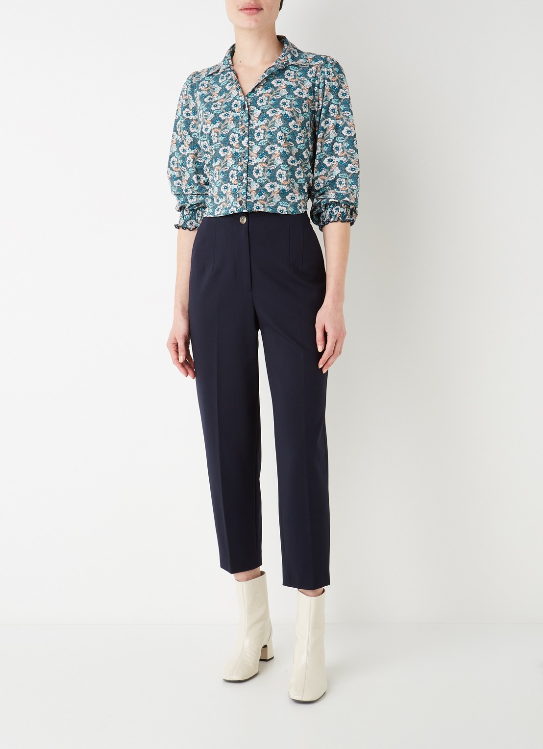 Studio Anneloes Edey blouse van travelstof met bloemenprint - voorkant 4 mint