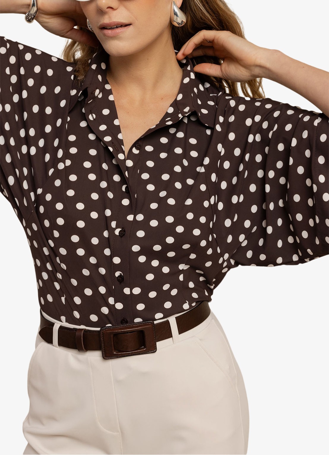 Studio Anneloes Fabienne blouse met stippenprint - detail 3 bruin