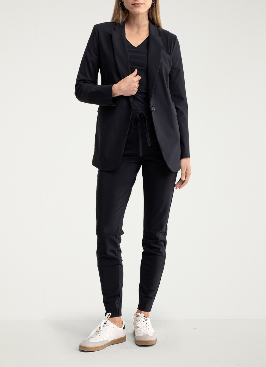 Studio Anneloes Fran blazer met klepzakken - voorkant 3 zwart