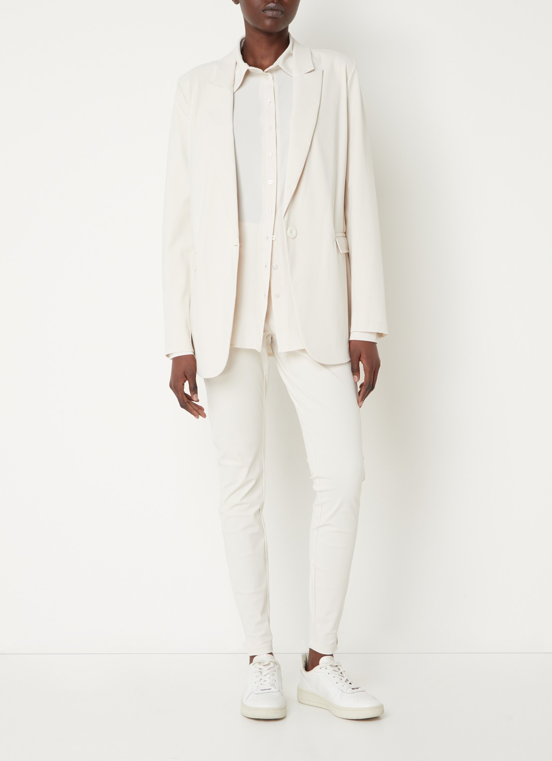 Studio Anneloes Fran blazer van travelstof - voorkant 4 creme