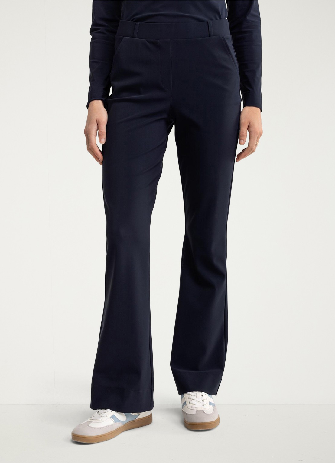 Studio Anneloes High waist flared fit broek met steekzakken - detail 4 donkerblauw