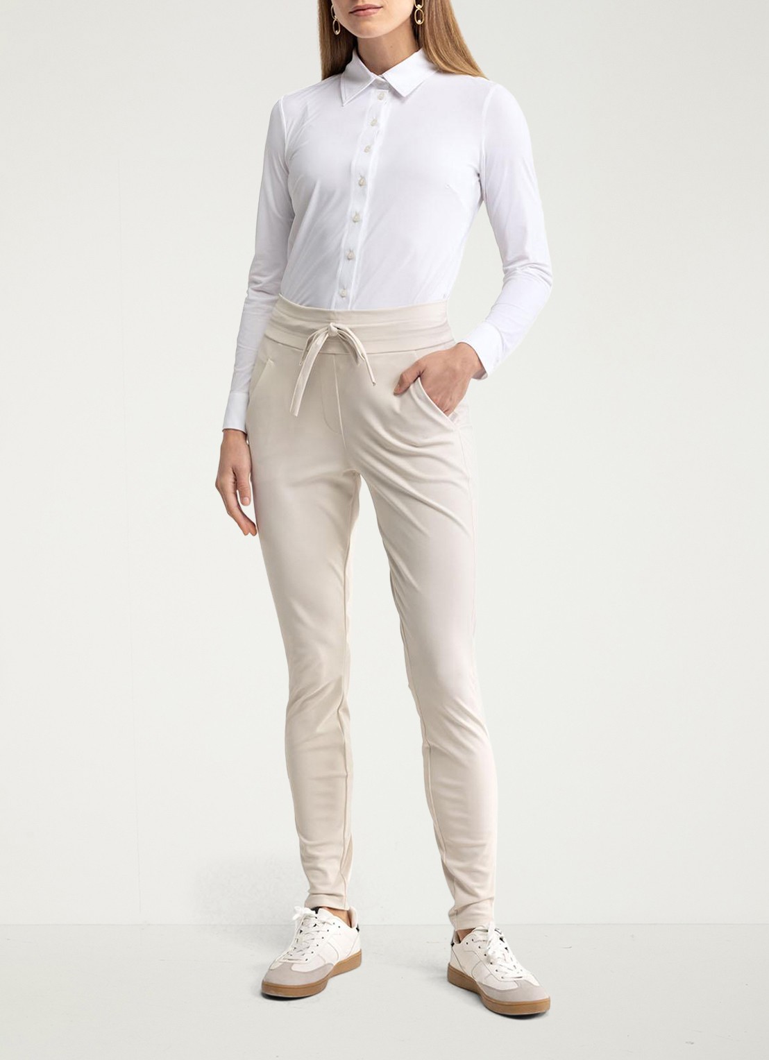 Studio Anneloes High waist tapered fit joggingbroek met steekzakken - voorkant 2 gebroken wit