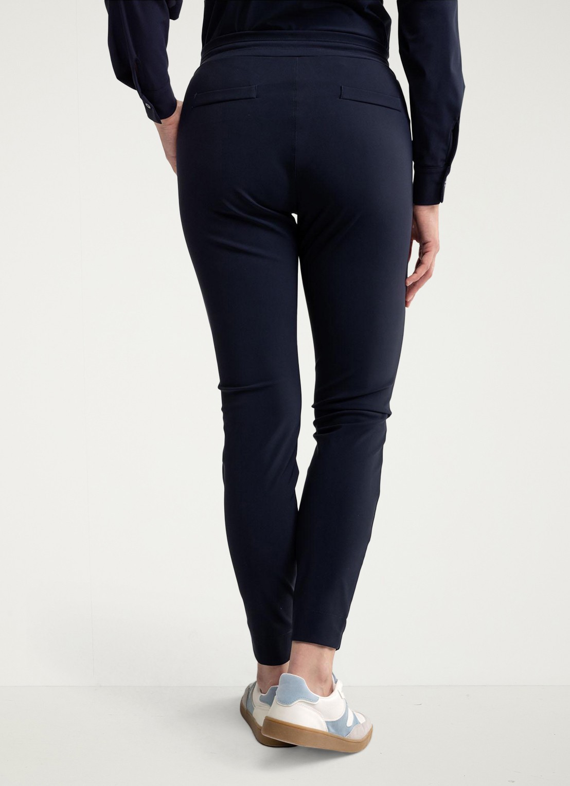 Studio Anneloes High waist tapered fit joggingbroek met steekzakken - achterkant donkerblauw
