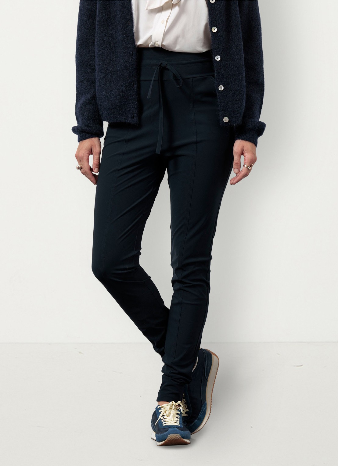 Studio Anneloes High waist tapered fit pantalon met steekzakken - detail 4 donkerblauw