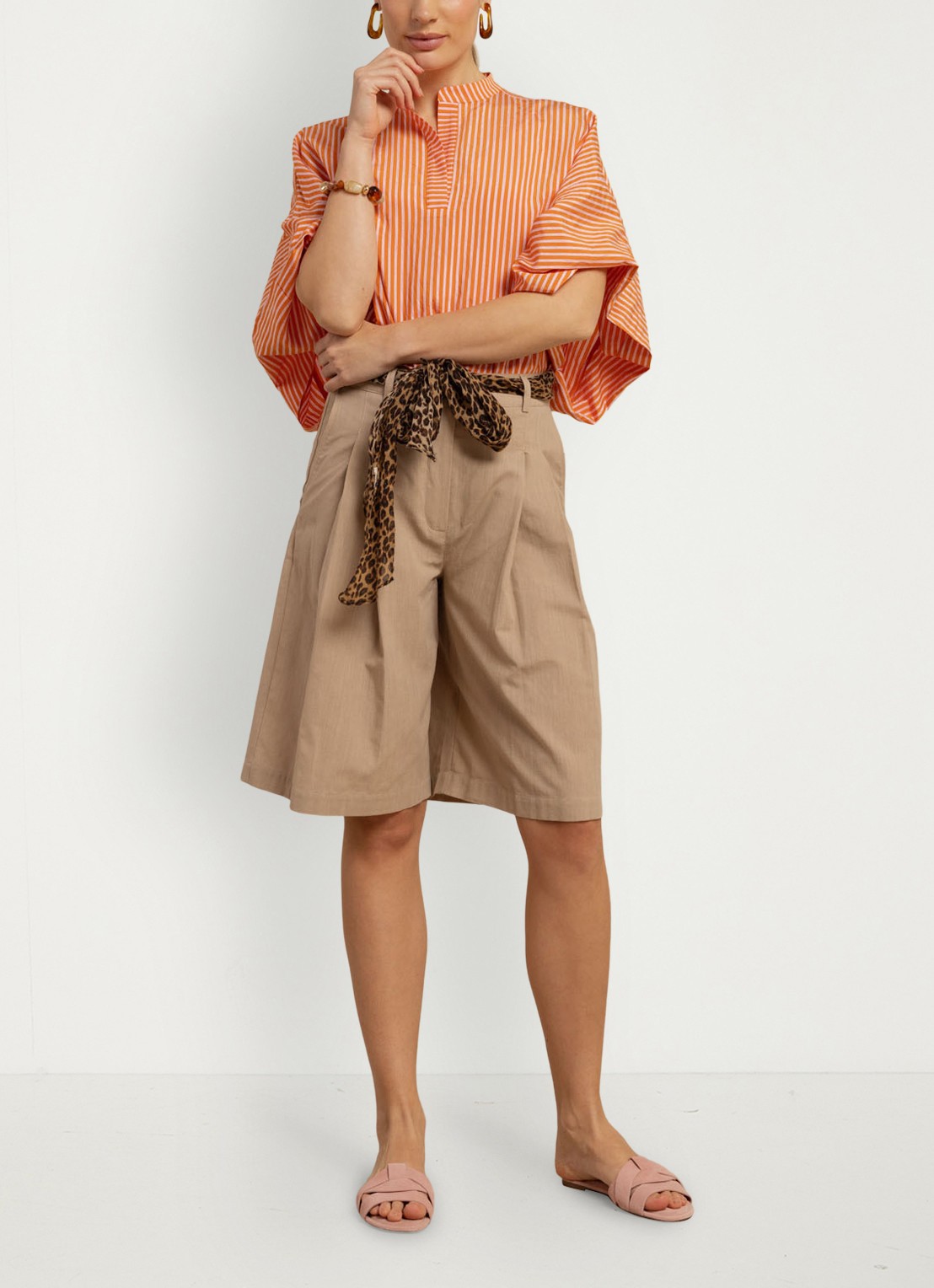 Studio Anneloes High waist wide fit korte broek met steekzakken - detail 3 lichtbruin