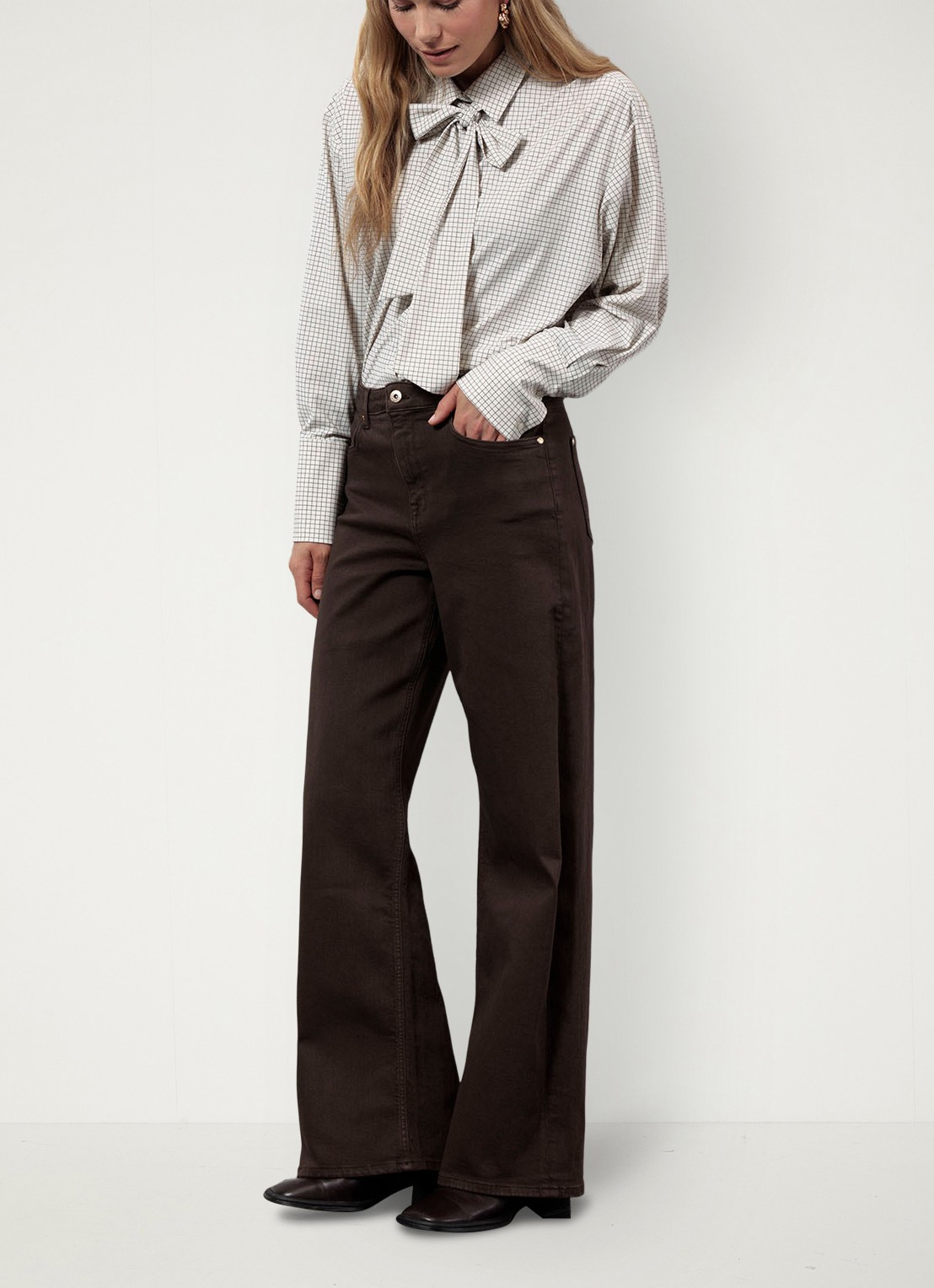 Studio Anneloes High waist wide leg jeans met steekzakken - voorkant 2 bruin