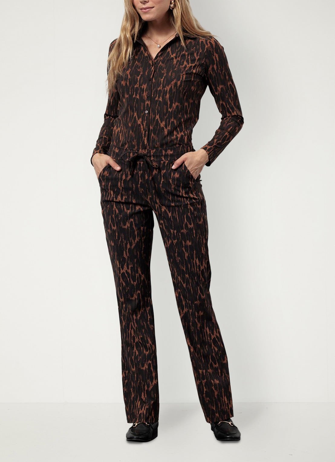 Studio Anneloes Kenia blouse met dierenprint - voorkant 5 oranjebruin