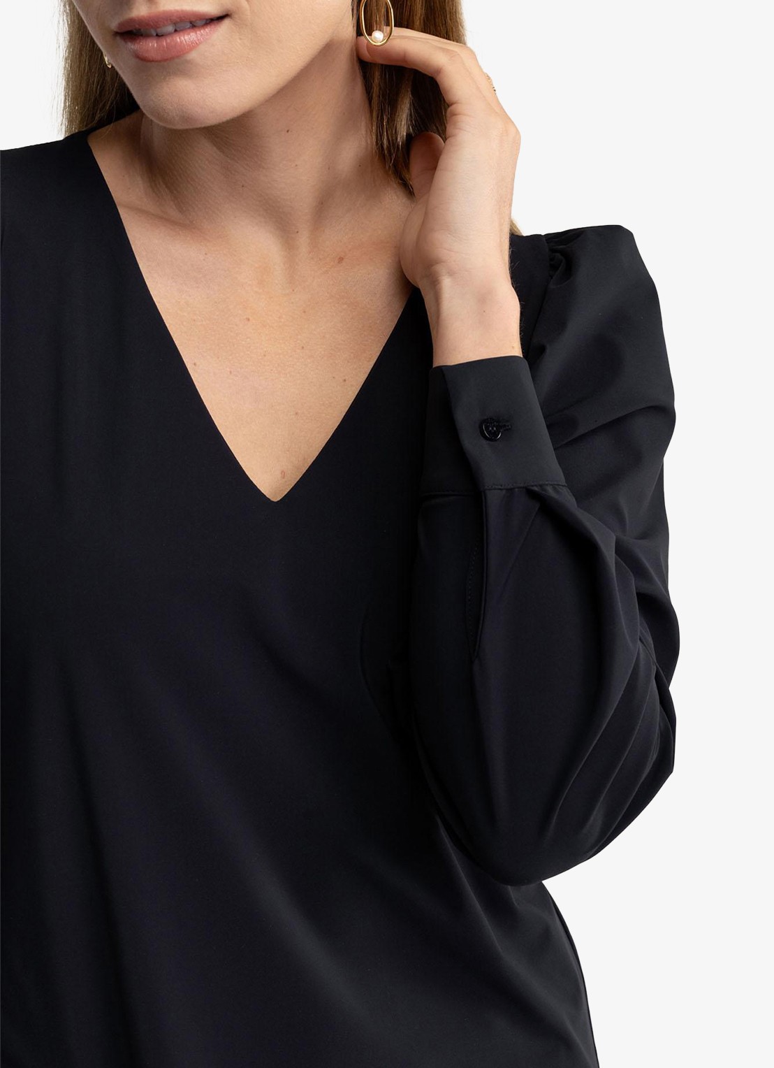 Studio Anneloes Les top met V-hals - detail 4 zwart
