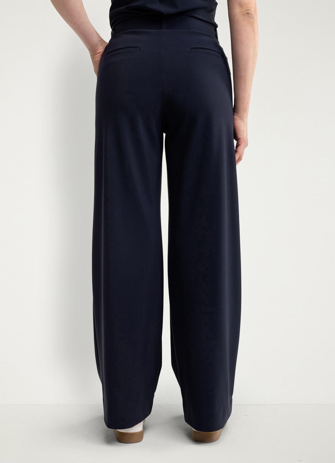 Studio Anneloes Lexie high waist wide fit broek met steekzakken - achterkant donkerblauw
