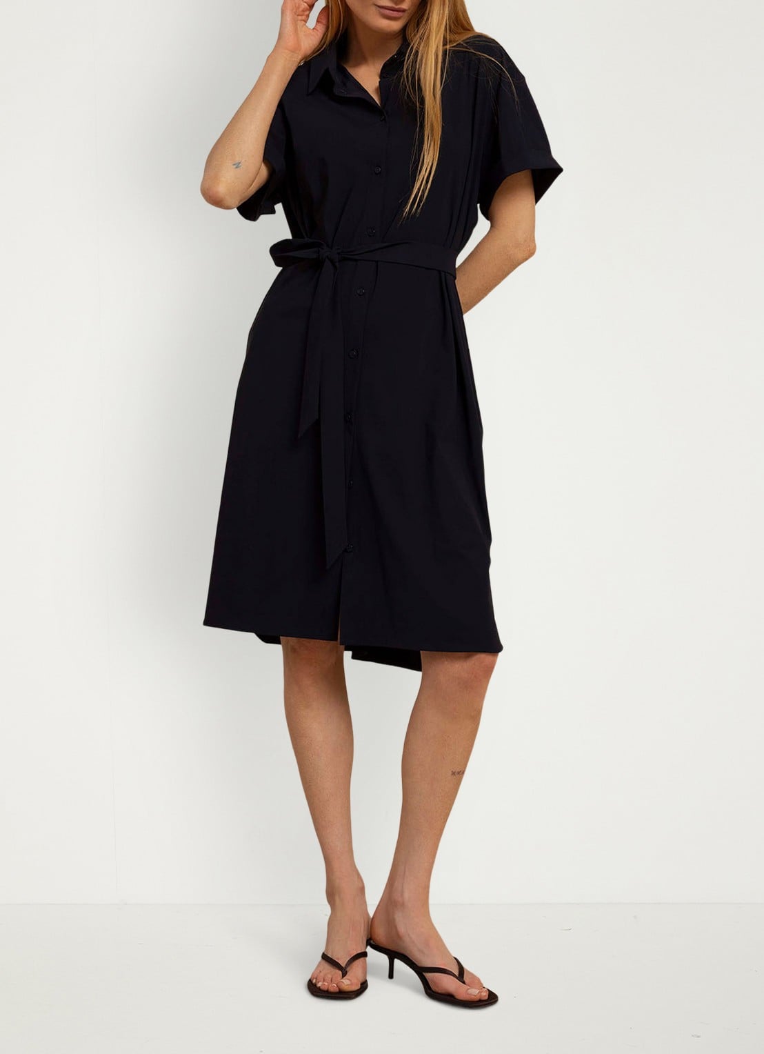 Studio Anneloes Louni midi blousejurk met strikceintuur - detail 3 donkerblauw