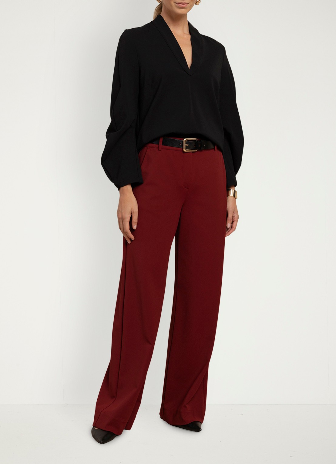 Studio Anneloes Luz mid waist wide fit broek met steekzakken - voorkant 2 donkerrood
