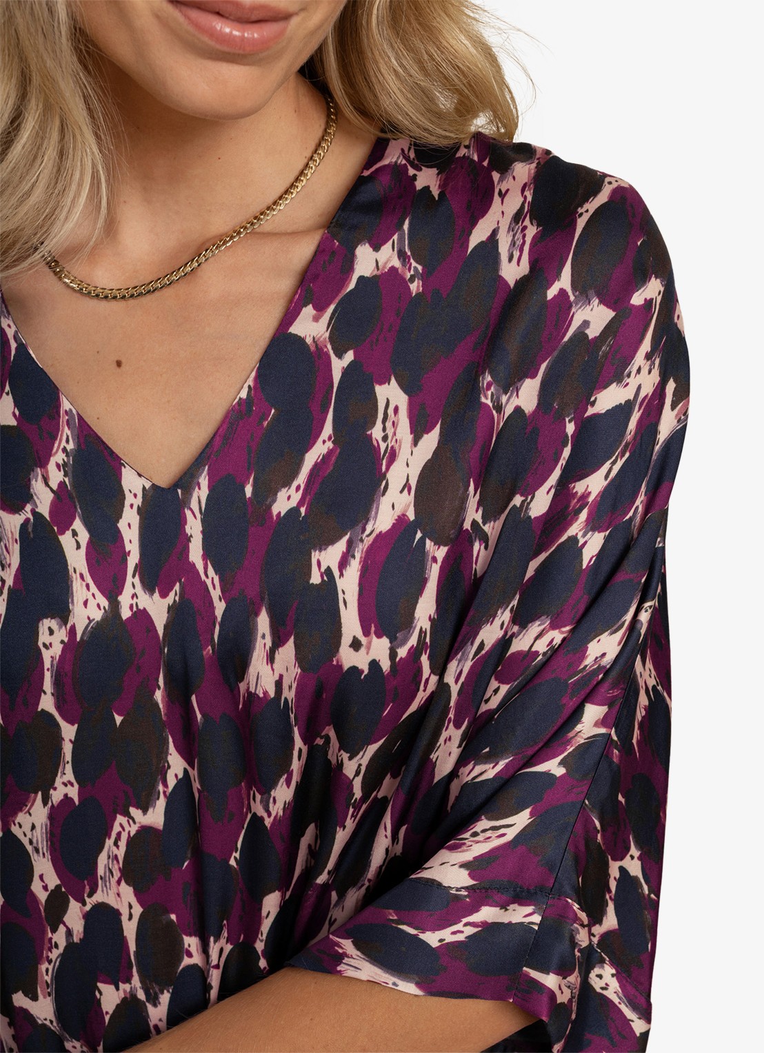 Studio Anneloes Madison tuniek met dierenprint - detail lichtpaars