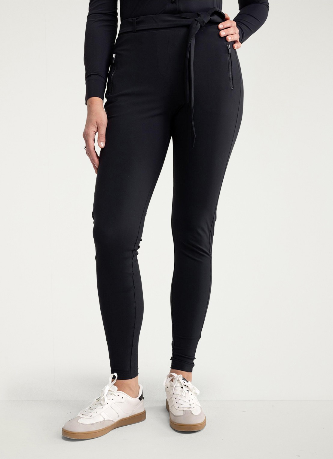 Studio Anneloes Margot high waist skinny fit broek met steekzakken - detail zwart